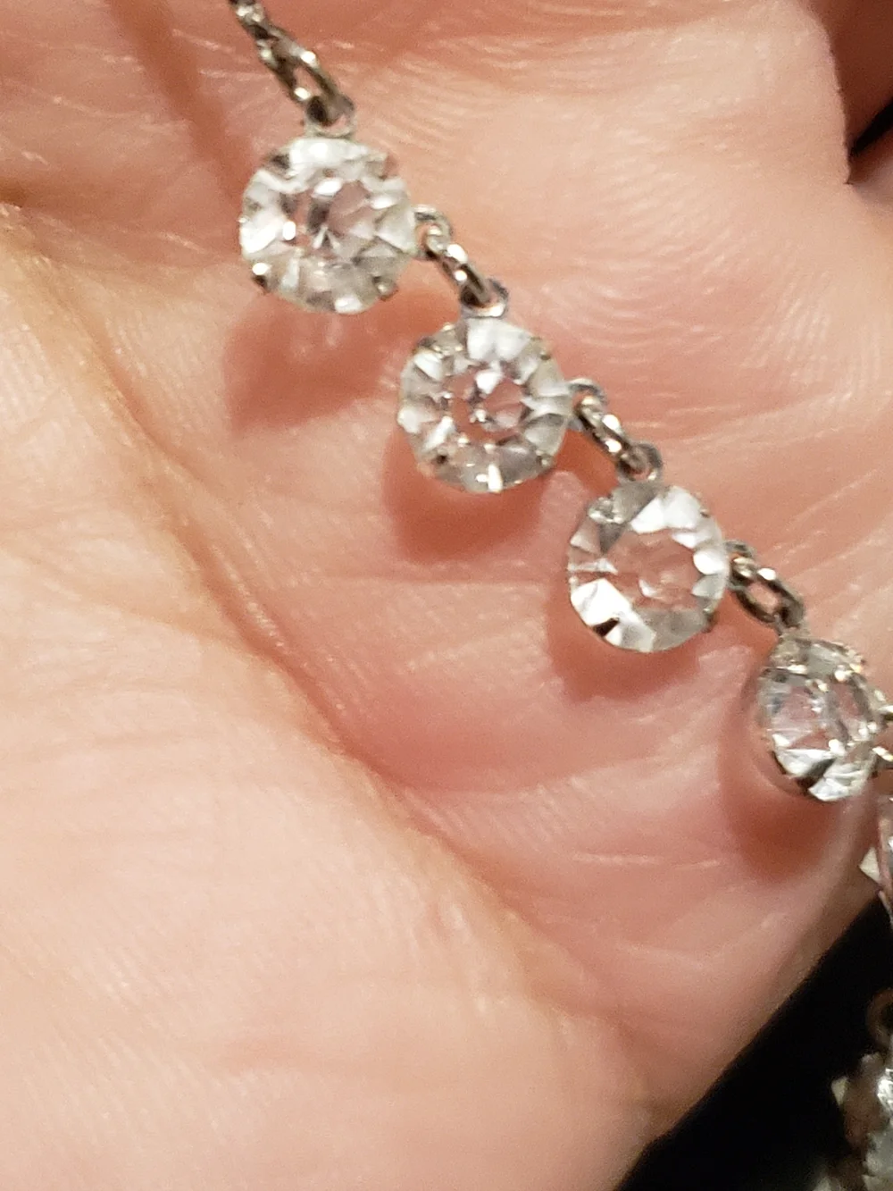 Vintage Sparkling  Floral Crystal Pendant Necklace.